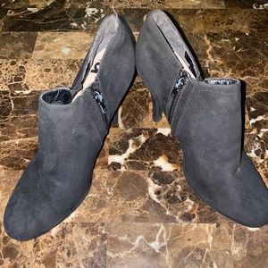 Fegalicious by Fergie heel booties